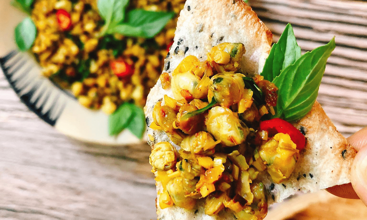 Hen Xao & Banh Dap – A Unique Crunchy-Chewy Delight