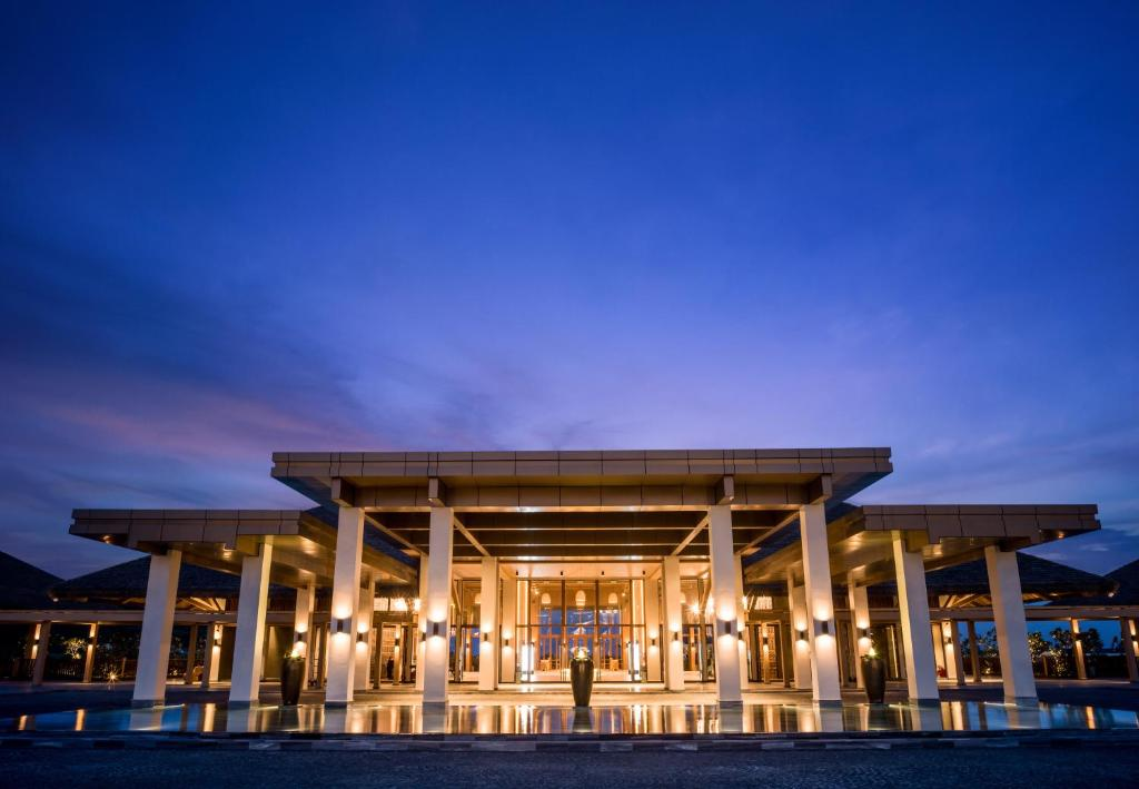 New World Phu Quoc Resort – An Upscale Fishing Village at Bai Kem