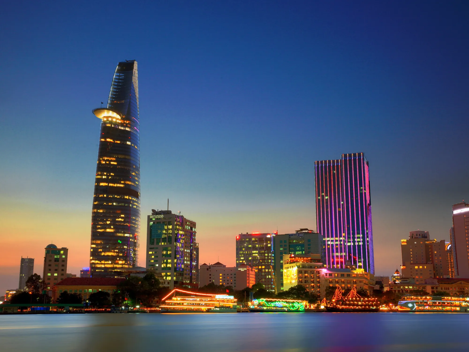 Top 10 Must-Visit Nightlife Activities in District 1, Saigon