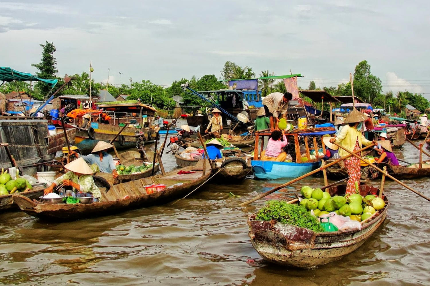 Cai Be Floating Market (Tien Giang) – Beauty at the Border of Three Provinces