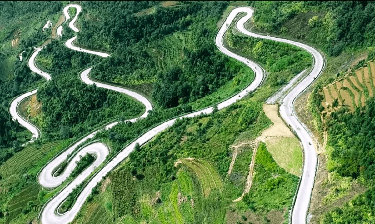 The Legendary Ma Pi Leng Pass