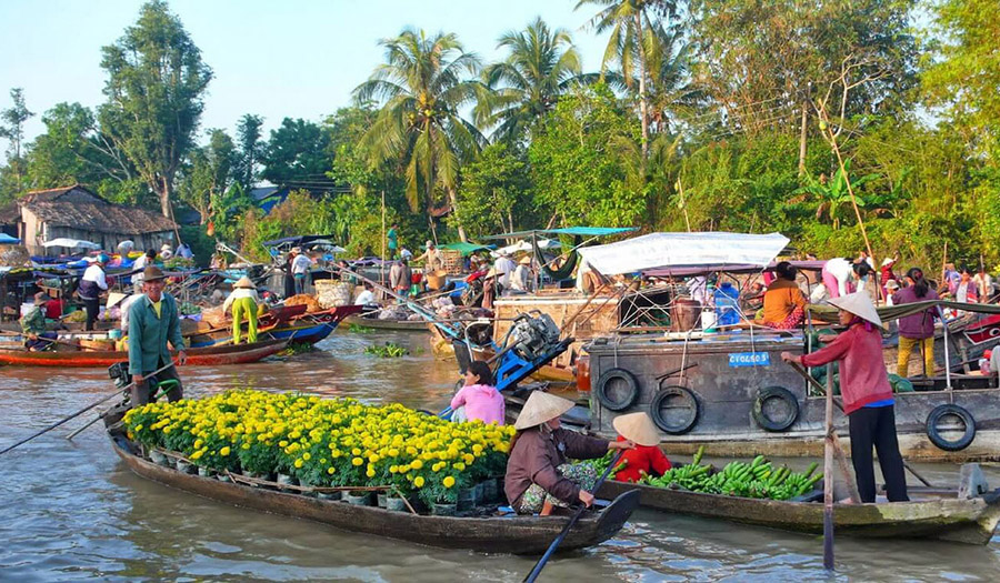 Tra On Floating Market (Vinh Long) – The Market of the Lower Hau River