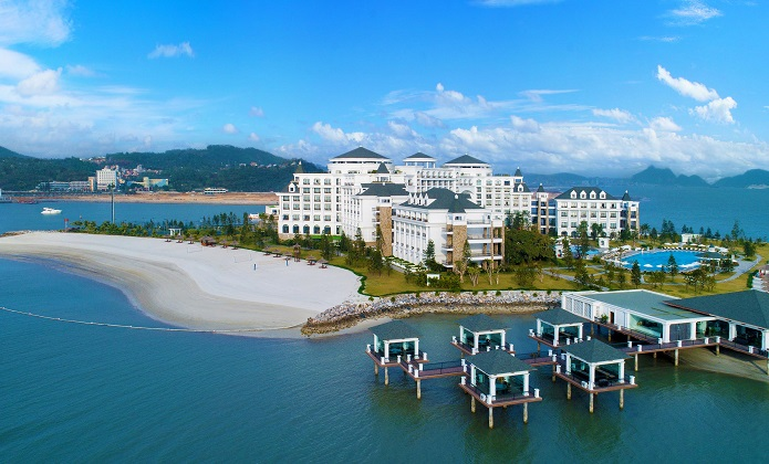 Vinpearl Resort & Spa Ha Long – An Isolated Castle on Reu Island